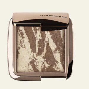 Hourglass  Ambient® Lighting Bronzer in Diffused Bronze Light Travel Size